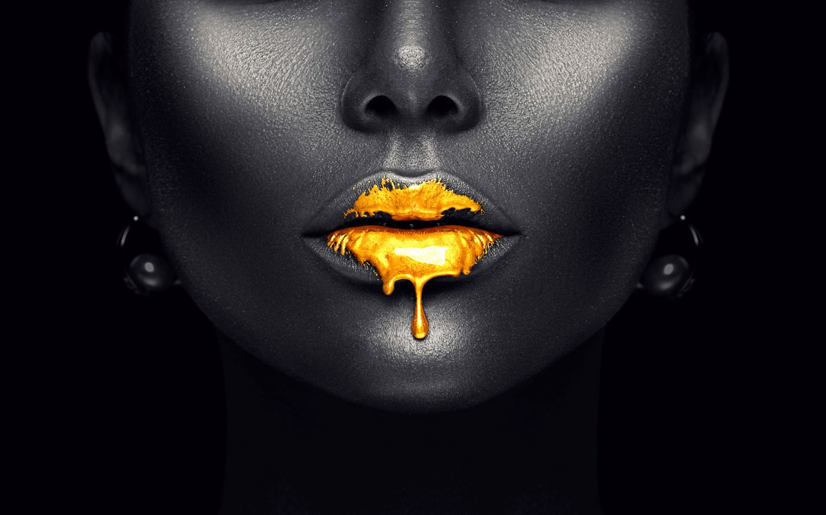 Papermoon Fototapete »Abstraktes goldfarbenenes Make-up«