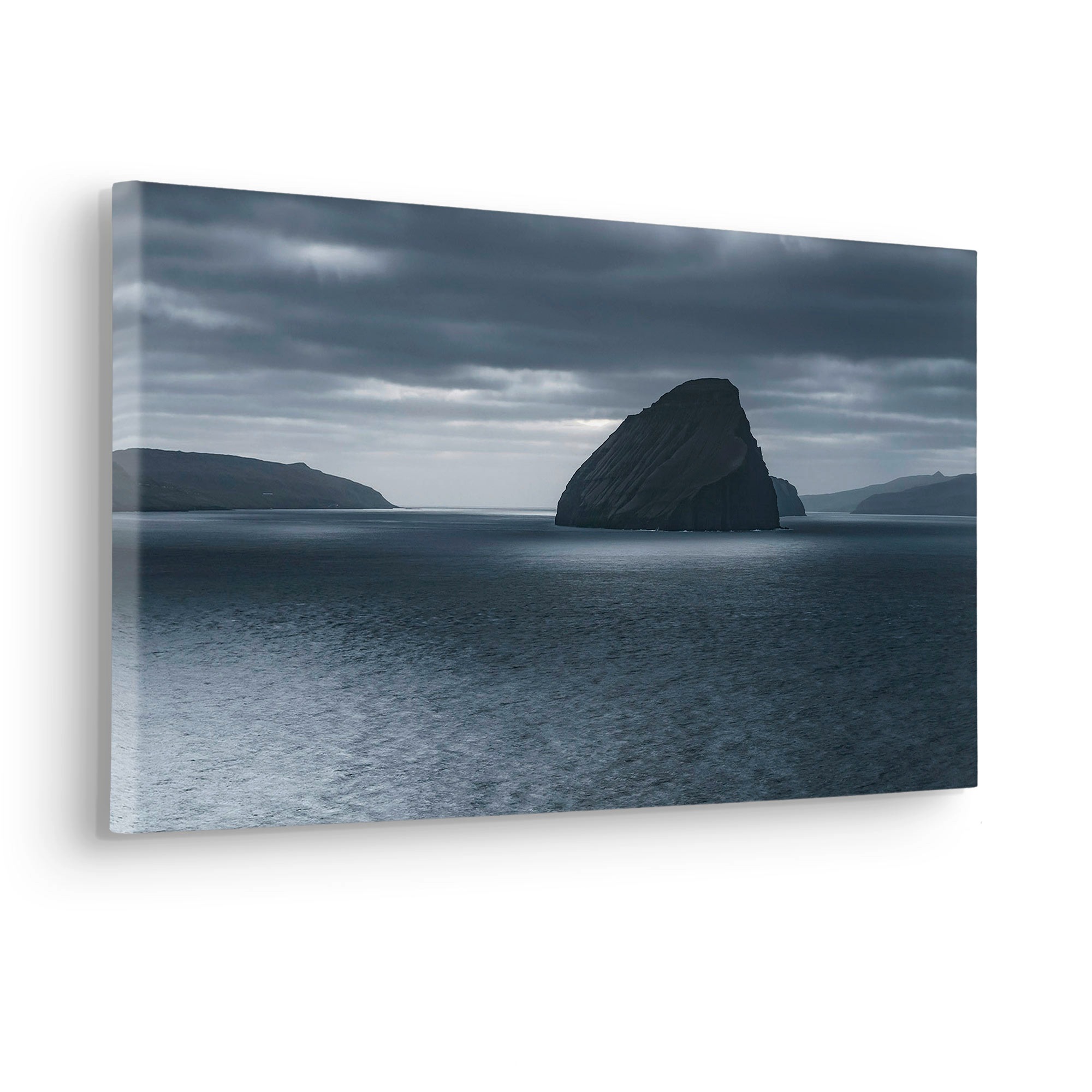 Komar Leinwandbild »Keilrahmenbild - Silver Sea - Grösse 60 x 30 cm«, Baum-Blätter-Natur-Berge-Blumen-Foto-Jahreszeiten-Landschaft-Meer-Strand-Palmen, (Packung, 1 St.), Deutsches Qualitätsvlies (155 g/m²)