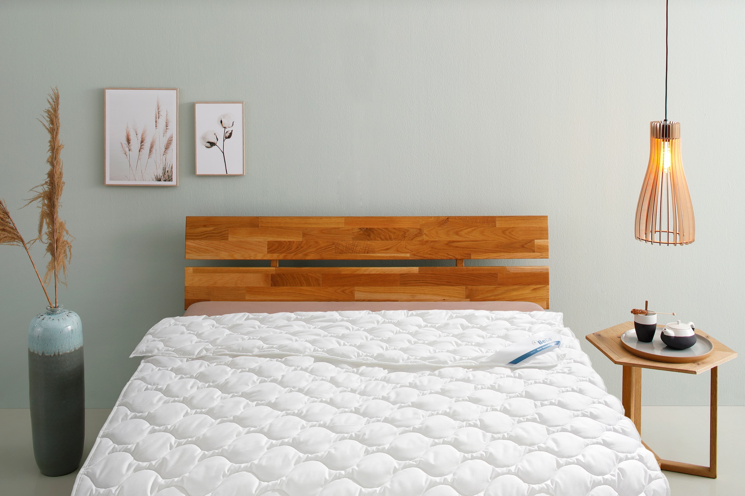 Beco Kunstfaserbettdecke »EcoWell Bettdecke mit 'Blauer Engel' zertifiziert.«, warm, Füllung Klima-Hohlfaser, Bezug Bio-Baumwolle oder nachhaltiger Microfaser-Feinbatist uni, samtweich, (1 St.), Bettdecke in 2 Bezugsvarianten und in 4 Wärmeklassen!