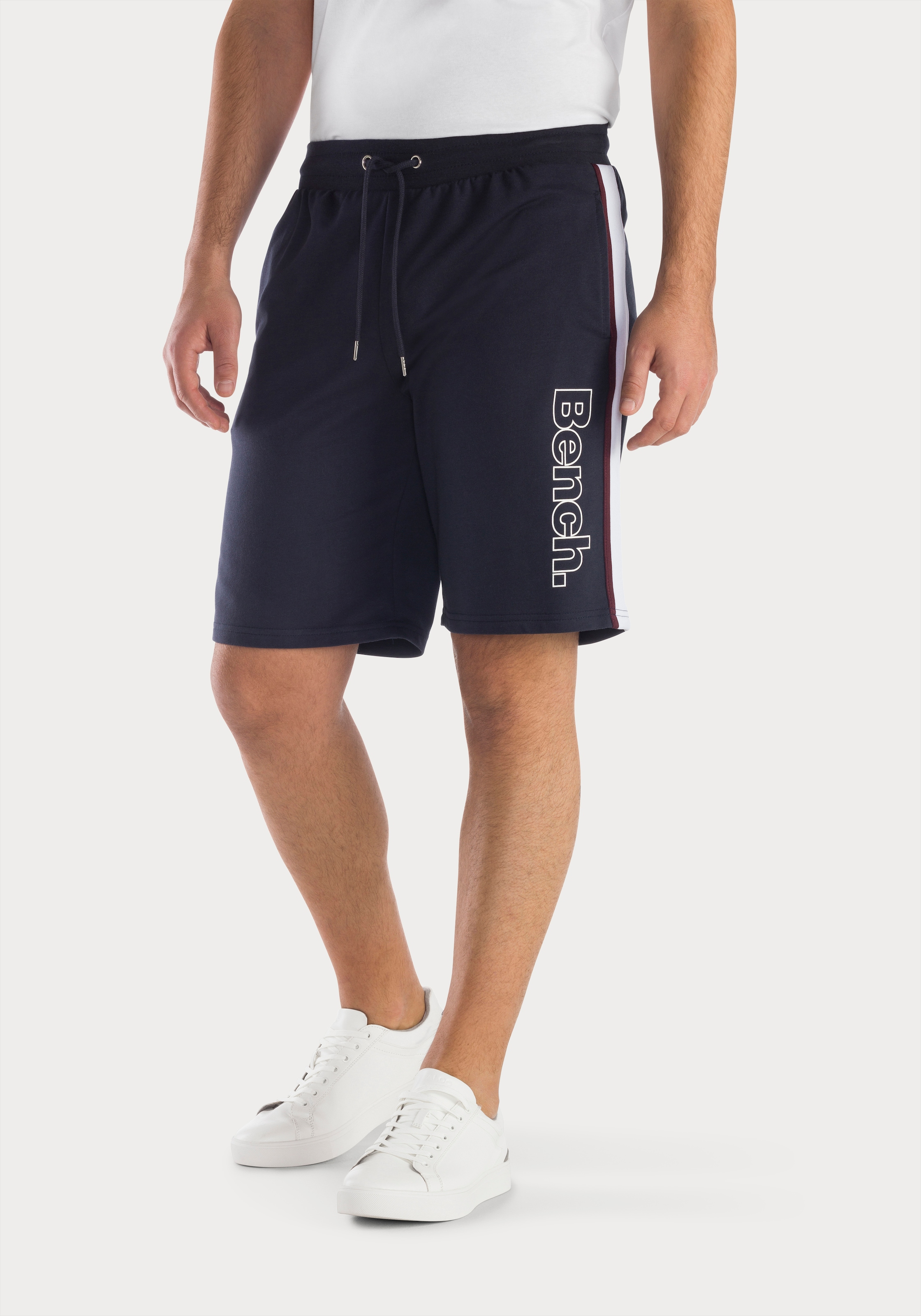 Bench. Loungewear Sweatshorts, mit seitlichen Taschen