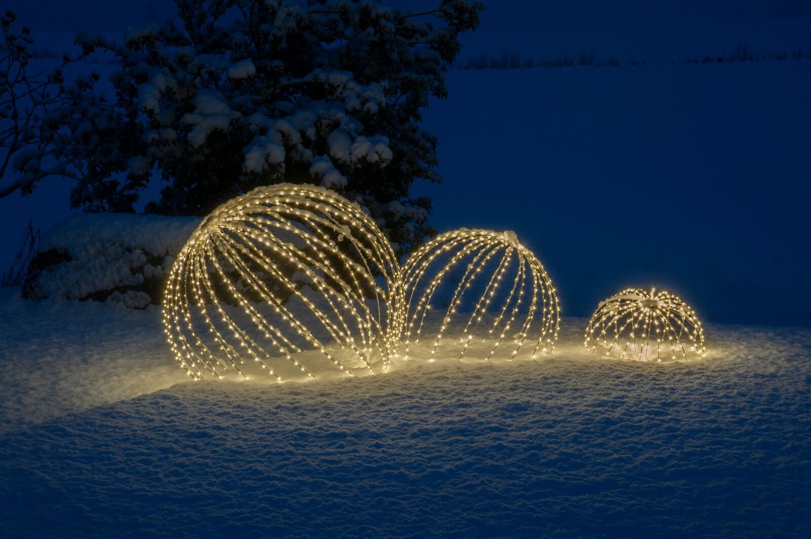Royal Ball Silber - wunderschöne Weihnachtsbeleuchtung für Indoor und Outdoor - aussergewöhnliche Weihnachtsdekoration, 3er Set (1x40cm, 1x60cm, 1x80cm)