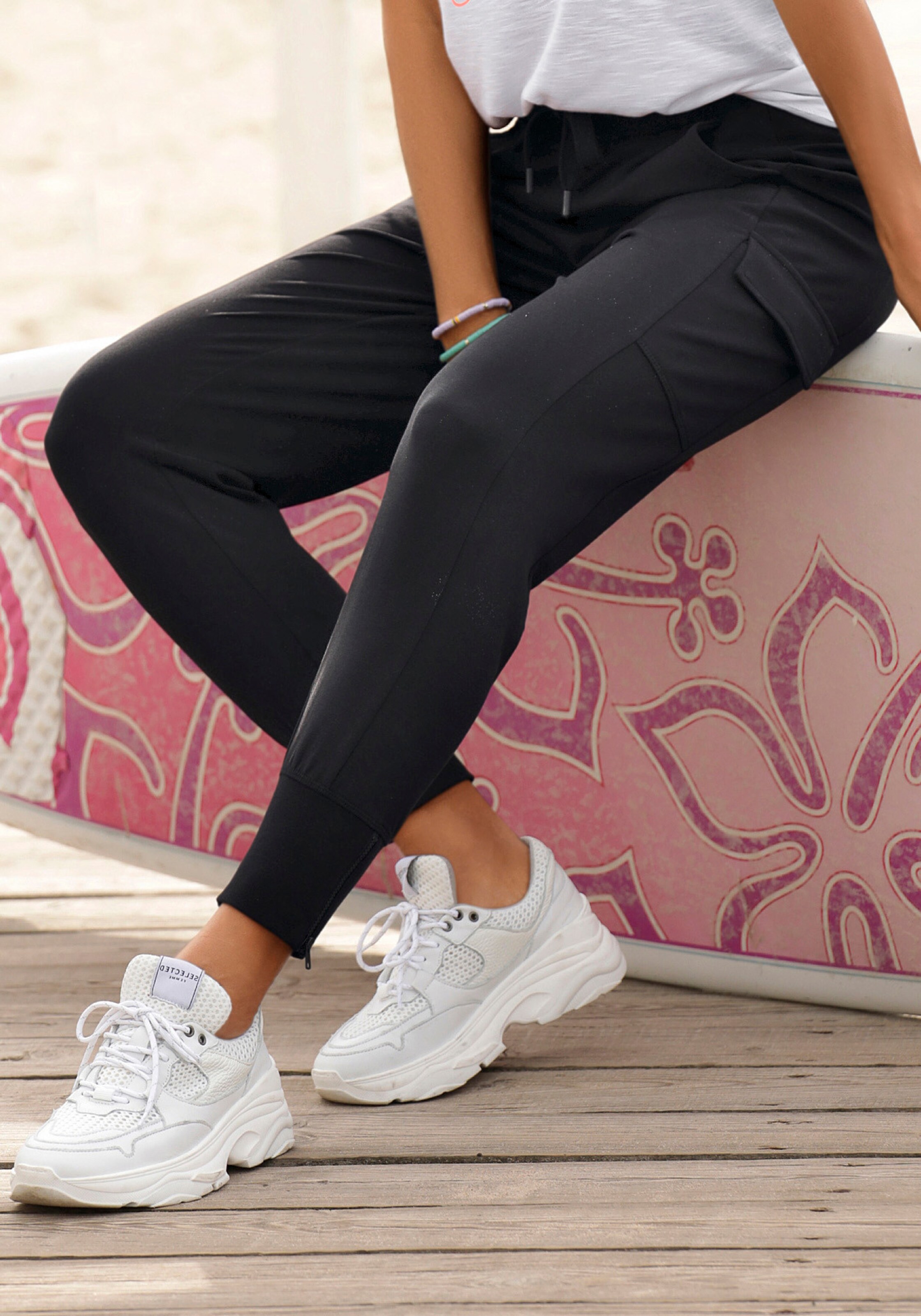 Jogginghose in schwarz von Venice Beach