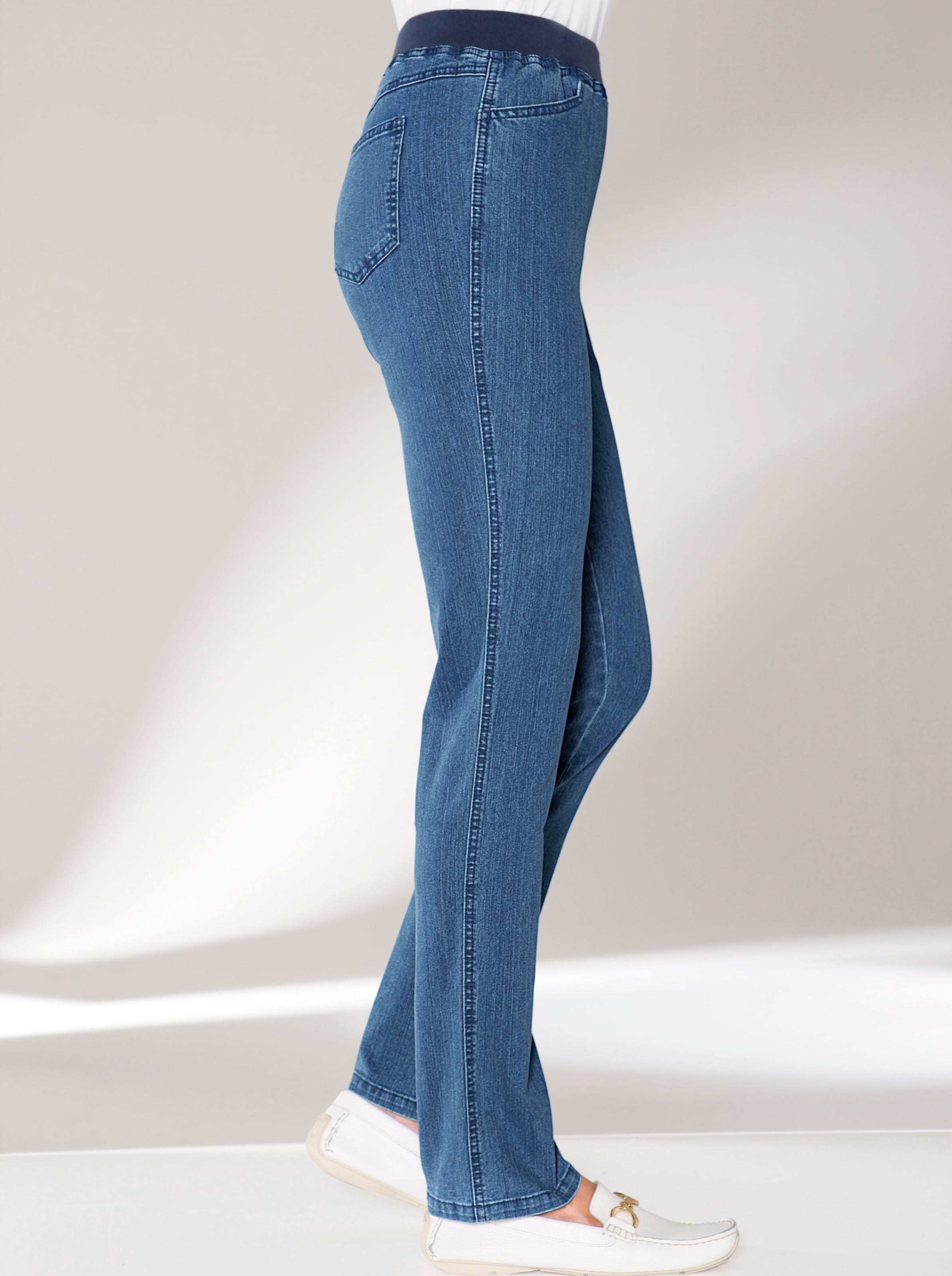 Stretch-Jeans in blue-bleached von heine