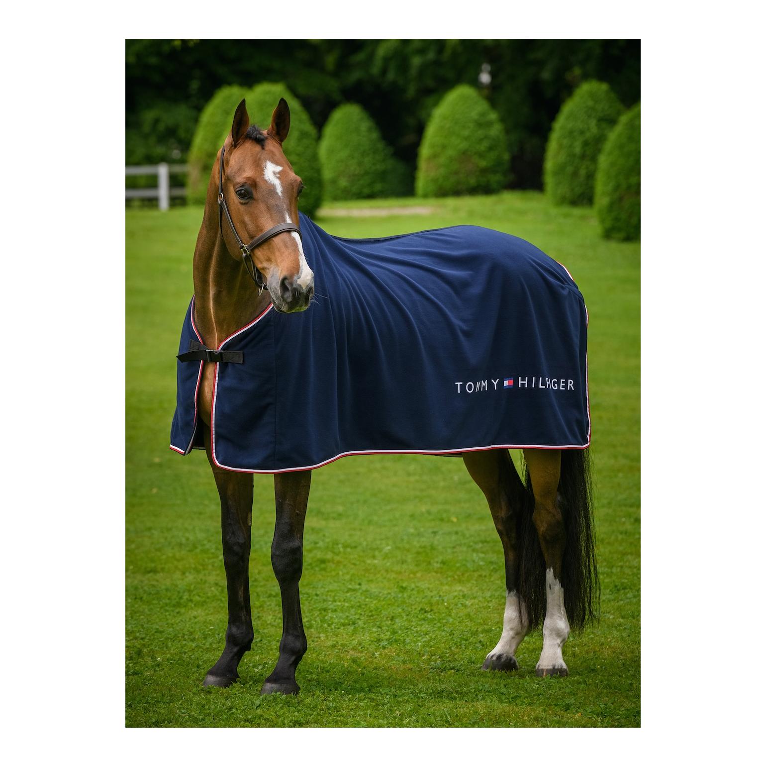 Tommy Hilfiger Equestrian TH Statement Abschwitzdecke Fleece - Desert Sky -  Grösse Pferdedecken: XL